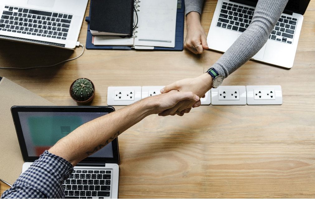 Abogado TIC empresarios contrato-min